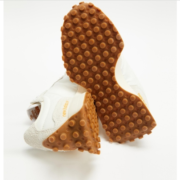 ‼️ONE LEFT‼️ New Balance 327 Womens Sneaker Shoes Size 7 - Picture 4 of 6